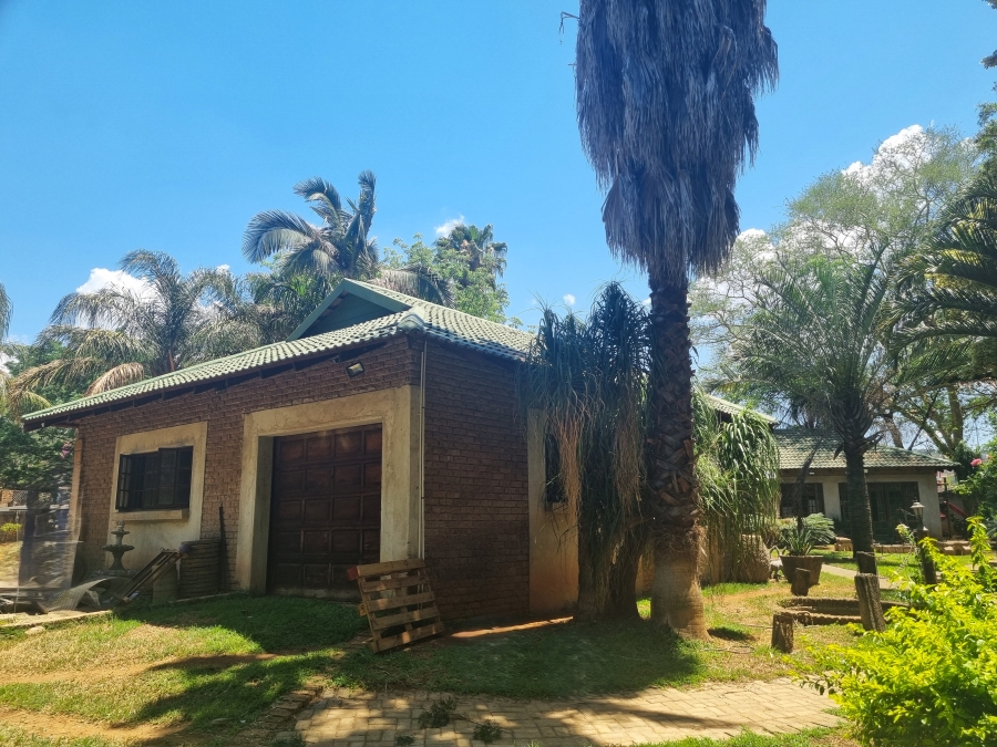 Commercial Property for Sale in Waterval East North West